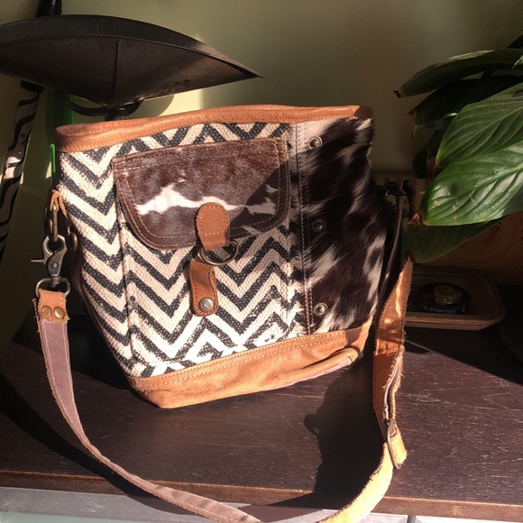 Myra Bag - Picture 9 of 11